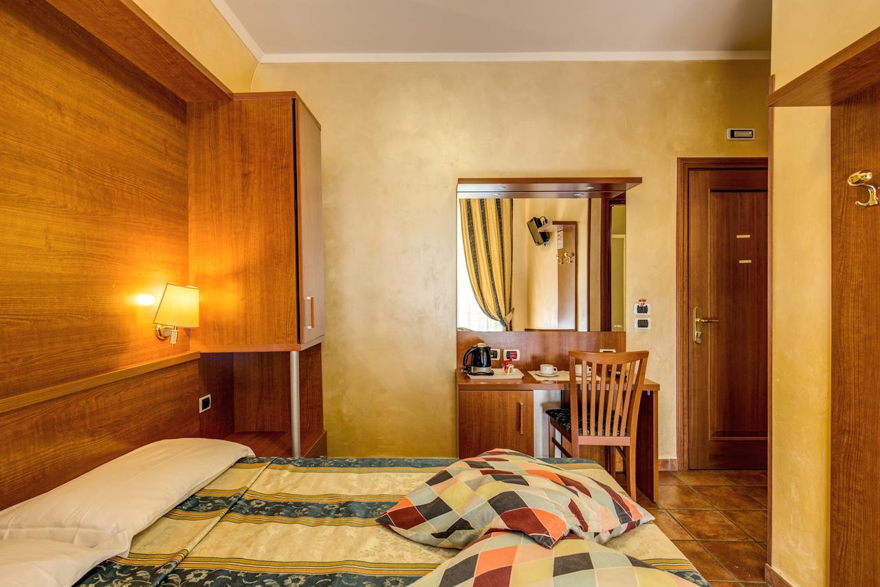 רומא Hotel Maryelen 2 מראה חיצוני תמונה