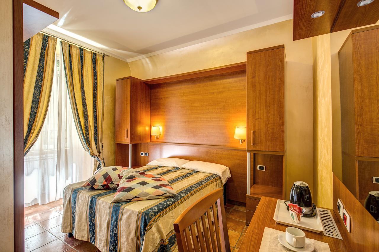 רומא Hotel Maryelen 2 מראה חיצוני תמונה