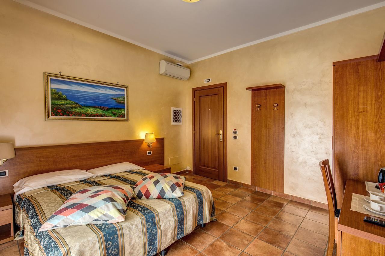 רומא Hotel Maryelen 2 מראה חיצוני תמונה