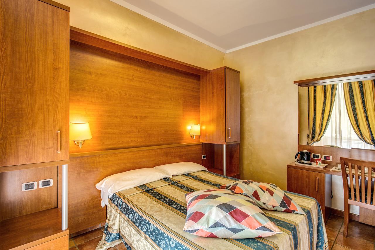 רומא Hotel Maryelen 2 מראה חיצוני תמונה