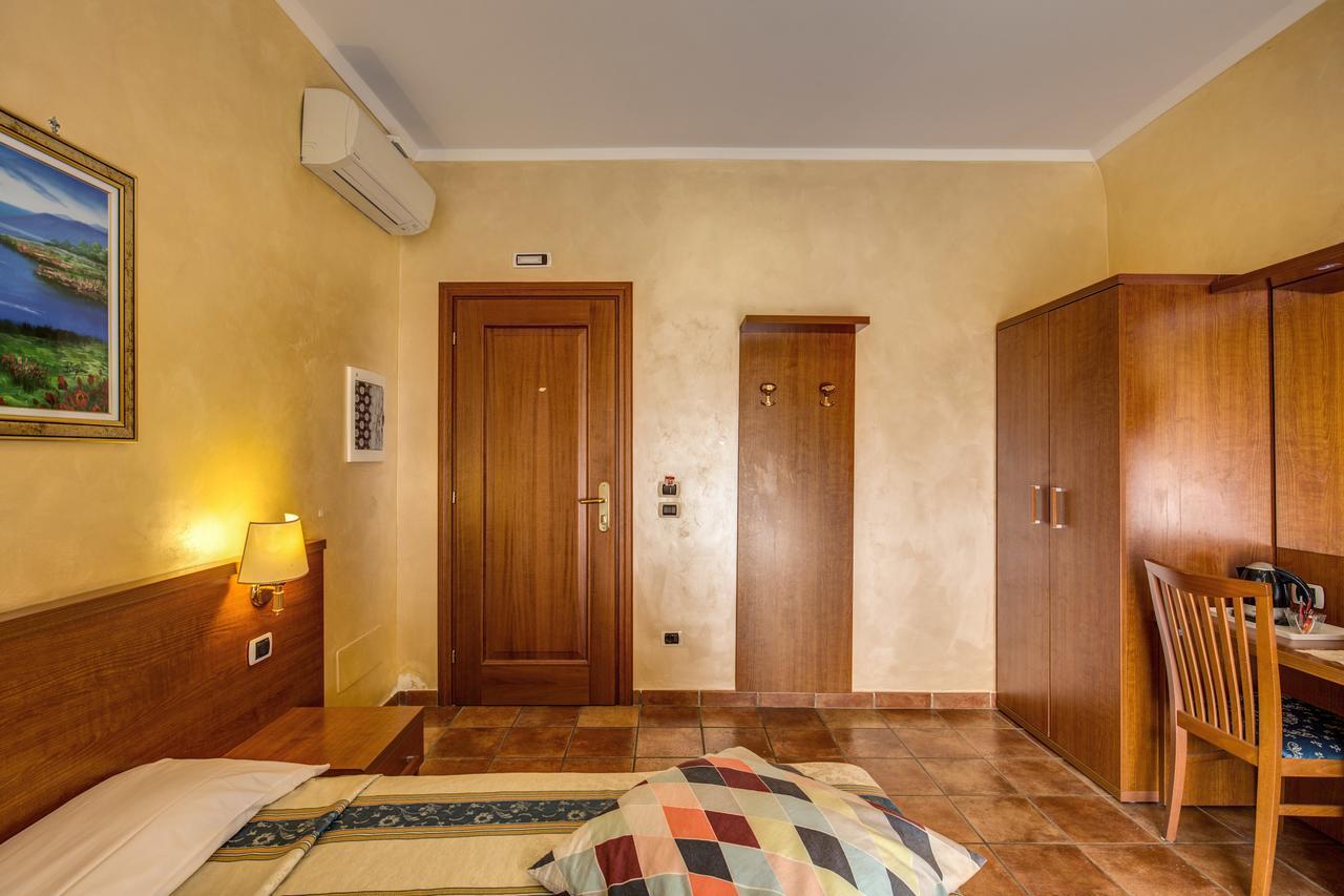 רומא Hotel Maryelen 2 מראה חיצוני תמונה
